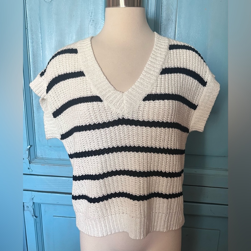 Entro Black and White Knit Top